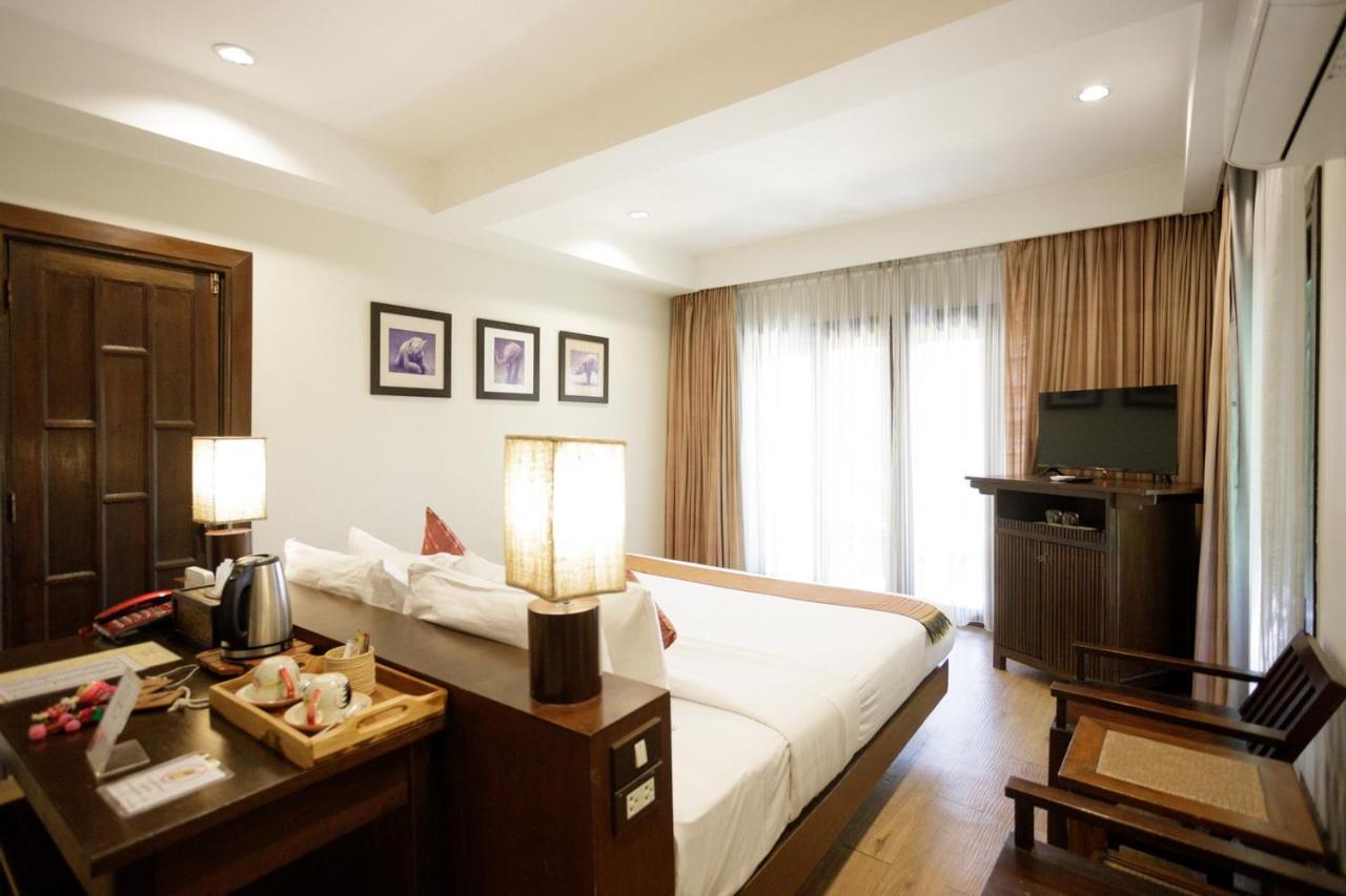 Lanna Dusita Riverside Boutique Resort Chiang Mai Exterior foto