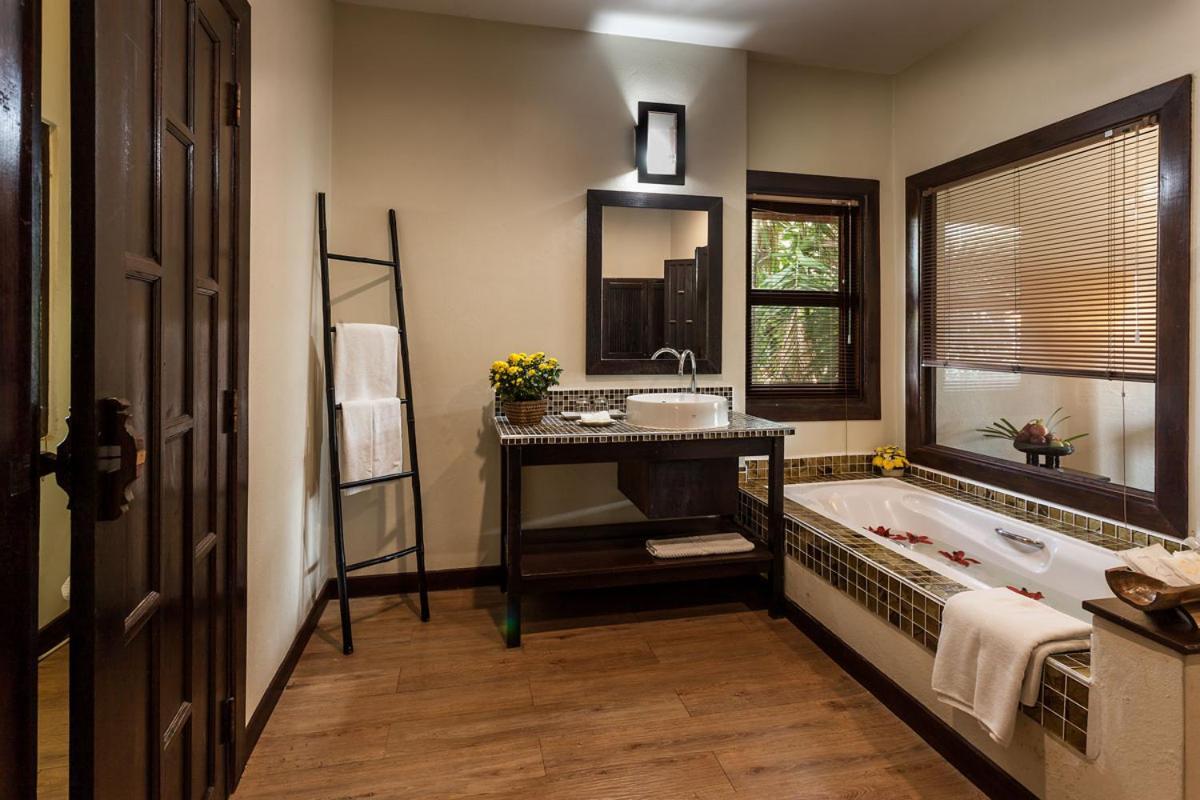 Lanna Dusita Riverside Boutique Resort Chiang Mai Quarto foto